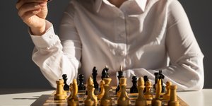 Γυναίκα που παίζει σκάκι 