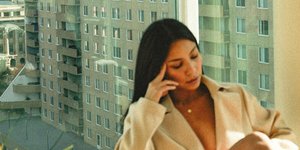 Γυναίκα που σκέφτεται 