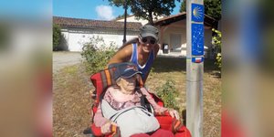 «Δεν ήθελα να την αφήσω να πεθάνει μόνη της»: Έκανε road trip σε όλη την Ευρώπη με την 100 ετών γιαγιά της