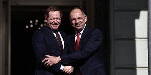 Ο υπουργός Εξωτερικών Γιώργος Γεραπετρίτης μαζί με τον Ολλανδό υπουργό Ασύλου, Μετανάστευσης και υπουργό Εξωτερικών της Ολλανδίας