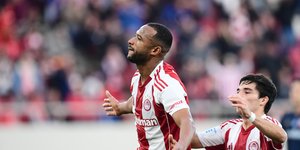 Ο Ελ Καμπί σκοράρει εναντίον του Βόλου και κάνει το 1-0