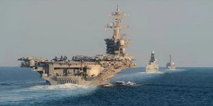Το αμερικανικό αεροπλανοφόρο USS Abraham Lincoln