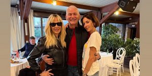 Όταν έχεις γιαγιά την Άννα Βίσση: Ο Νέστορας Πανουργιάς γιόρτασε τα γενέθλιά του στη σκηνή