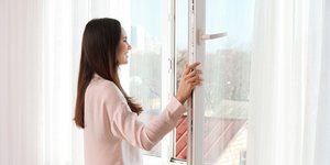 Γιατί πρέπει να ανοίγουμε το παράθυρο του υπνοδωματίου το πρωί