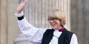 Η Σάρα Μαλάλι, η πρώτη γυναίκα αρχιεπίσκοπος της Αγγλικανικής Εκκλησίας