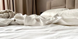 Άστρωτο κρεβάτι