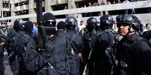 οπλα στυνομικοι