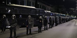 Αστυνομικοί σε παράταξη