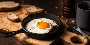 Αυγά με στάκα / Φωτογραφία: Shutterstock