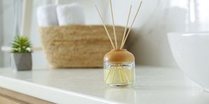 (D) Πώς να φτιάξετε ένα σπιτικό άρωμα για να μυρίζει το μπάνιο σαν σπα