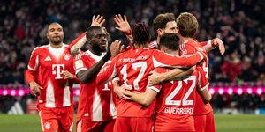 H Mπάγερν διέλυσε με... 8-1 την Βόλφσμπουργκ του Κουλιεράκη