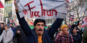 Διαδήλωση υπέρ του λαού του Ιράν στο Βερολίνο