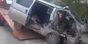 Λεωφορείο που οδηγούσε έφηβος προσέκρουσε σε δέντρο στη Βολιβία