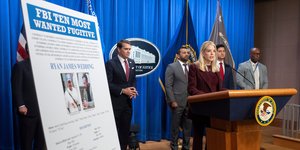 H Παμ Μπόντι ανακοινώνει τη συλληψη του Γουέντινγκ