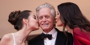 Κάρις Ντάγκλας, Μάικλ Ντάγκλας και Κάθριν Ζέτα Τζόουνς