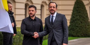 Ο Ουκρανός πρόεδρος Βολοντίμιρ Ζελένσκι σε παλιότερη συνάντηση με τον Κύπριο ομόλογό του, Νίκο Χριστοδουλίδη