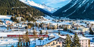 Χιονισμένο τοπίο του χειμερινού θέρετρου Νταβός, Ελβετία