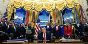 Ο  πρόεδρος των ΗΠΑ, Ντόναλντ Τραμπ στο Οβάλ Γραφείο