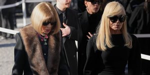 Αννα Γουίντερ, Donatella Versace στην κηδεία του Valentino