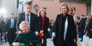 Η πριγκίπισσα Ειρήνη και η βασίλισσα Σοφία 