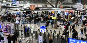 Τεχνικό πρόβλημα προκάλεσε χάος στα ελληνικά αεροδρόμια