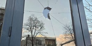 Βανδάλισαν την πρεσβεία της Βουλγαρίας στα Σκόπια