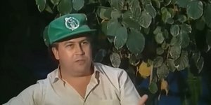 Ο Πάμπλο Εσκομπάρ με το καπέλο των Μπόστον Σέλτικς / Screenshot