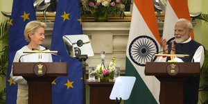 Η πρόεδρος της Κομισιόν, Ούρσουλα φον ντερ Λάιεν και ο Ινδός πρωθυπουργός Ναρέντρα Μόντι