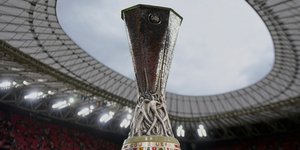 Το κύπελλο του Europa League 