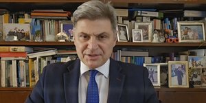 Ο Φαραντούρης δεν παραδίδει την έδρα του στο ΣΥΡΙΖΑ