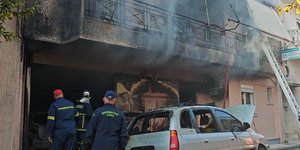 Φωτιά σε πολυκατοικία στο Ιλιον