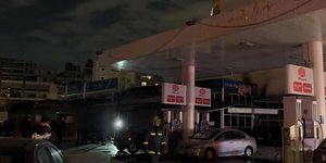 Φωτιά ξέσπασε σε κτίριο βενζινάδικου στις Τρεις Γέφυρες 