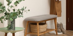 Φυτό σε είσοδο σπιτιού