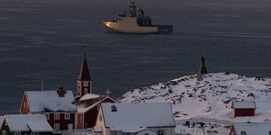 Πολεμικό πλοίο στην Γροιλανδία