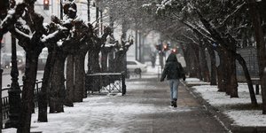 γυναικα πλατη χιονι