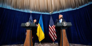 Οι πρόεδροι ΗΠΑ και Ουκρανίας, Ντόναλντ Τραμπ και Βολοντίμιρ Ζελένσκι 