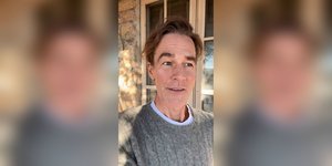 Ο Τζέιμς Βαν Ντερ Μπεκ 