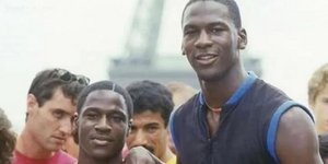 Ο Μάικλ Τζόρνταν με τον αδελφό του