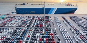 Παράδοση καινούργιων αυτοκινήτων 