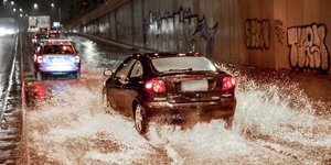 Προβλήματα στους οδικούς άξονες των νοτίων προαστίων της Αθήνας, εξαιτίας της κακοκαιρίας