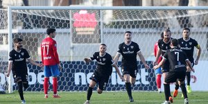 Η Καλαμάτα πήρε το ντέρμπι κορυφής - Νίκησε 2-0 τον Πανιώνιο 
