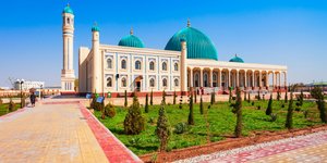 Τζαμί Μωάμεθ Ιμάμ Ιυσάν στο κέντρο της πόλης Νούκους, στην περιοχή Καρακαλπακστάν του Ουζμπεκιστάν