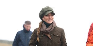 Η Κέιτ Μίντλετον με τα μαλλιά της σε πλεξίδα για πρώτη φορά -Επαναφέρει και το iconic newsboy cap