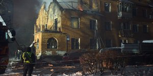 Κατεστραμμένα κτίρια στο Κίεβο μετά από ρωσική επίθεση 