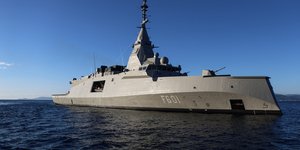 Η Ελλάδα καλωσορίζει τη φρεγάτα «Κίμων»