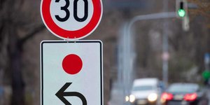 Η παράξενη πινακίδα που βρίσκουμε στους δρόμους της Ευρώπης