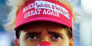 κοκκινο καπελο μυτη