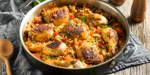 Κοτόπουλο με ρύζι στο φούρνο / Φωτογραφία: Shutterstock