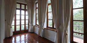 Οι κουρτίνες που θεωρούνται πλέον ξεπερασμένες και η εναλλακτική που κυριαρχεί