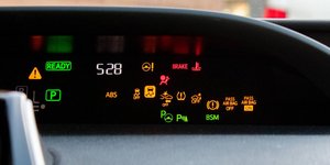 Ενδείξεις στον πίνακα οργάνων